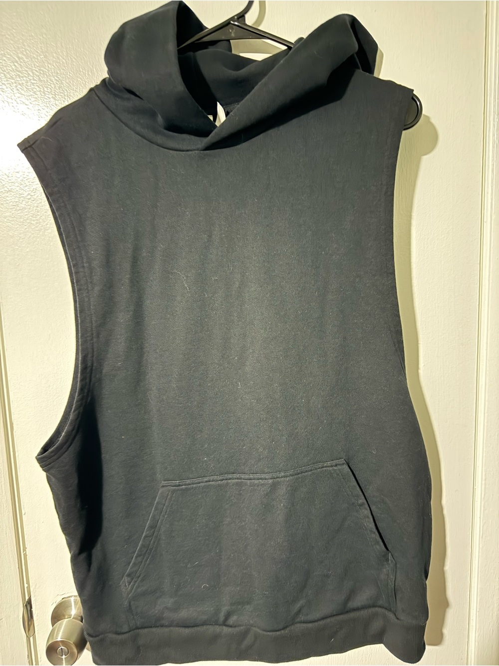 ALO Yoga Sleeveless Black Hooded Pullover